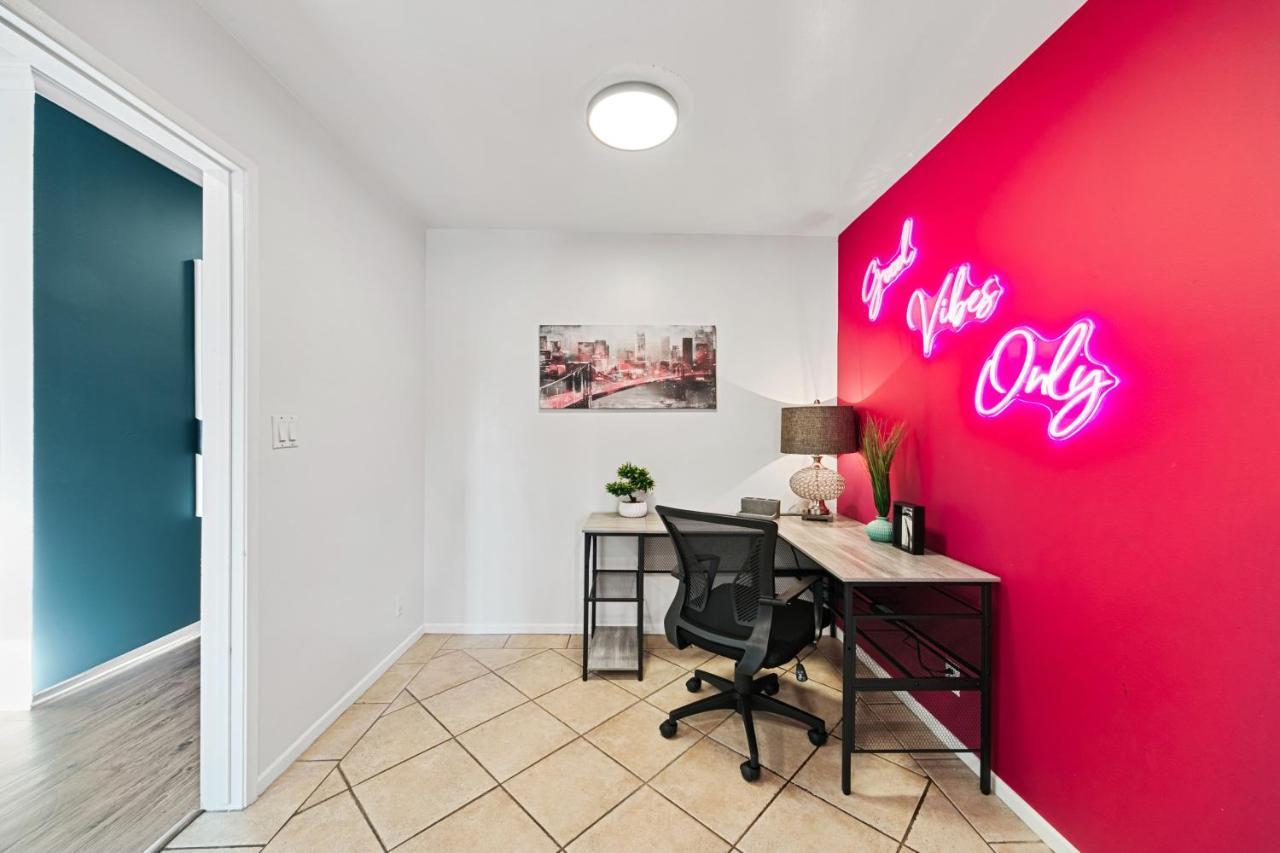Beverly Hills Chic 2 Bed 2Bath With Patio And Parking 309 Los Angeles Dış mekan fotoğraf