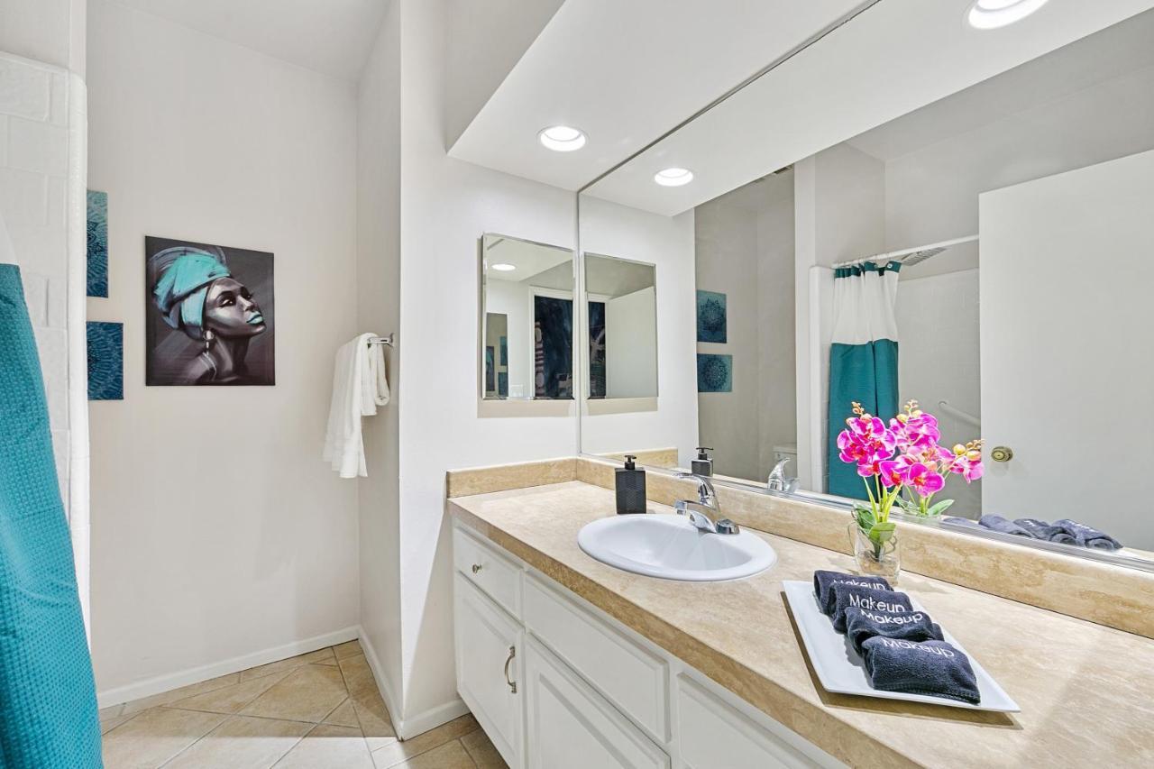 Beverly Hills Chic 2 Bed 2Bath With Patio And Parking 309 Los Angeles Dış mekan fotoğraf